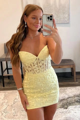 Chic Short Homecoming Dress with Corset Lace Up Back and Delicate Applique Design