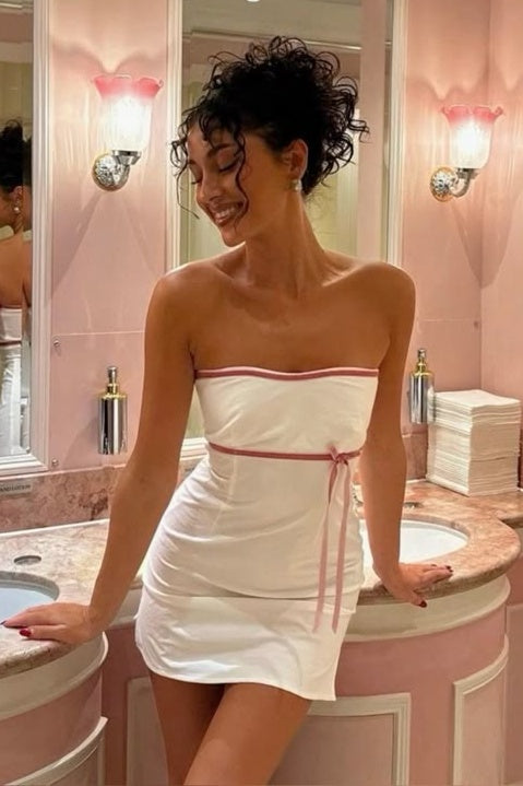 Romantic White Sheath Homecoming Dress with Strapless Design and Bow Accent