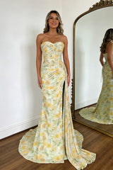 Chic Floral Print Glitter Prom Dress with Sweetheart Lace-Up Bodice & Slit