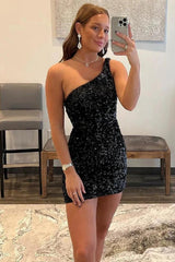 Chic Black One Shoulder Sequin Homecoming Dress with Bodycon Fit
