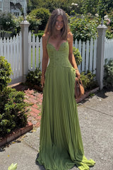 Chic Green Lace A-Line Prom Dress with Halter Neck, Corset Detail & Ruffles