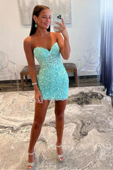Chic Sweetheart Bodycon Mini Homecoming Dress with Corset Lace Up Back