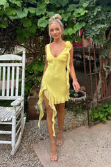 Chic Yellow Homecoming Dress with Floral Shoulder Detail and Ruffle Hem